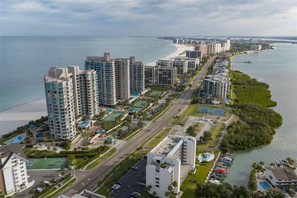 For Sale: $595,000 (2 beds, 2 baths, 1363 Square Feet)