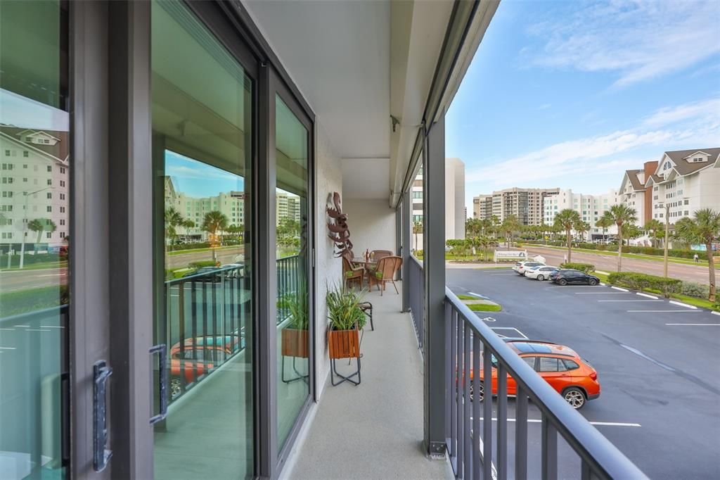 For Sale: $595,000 (2 beds, 2 baths, 1363 Square Feet)