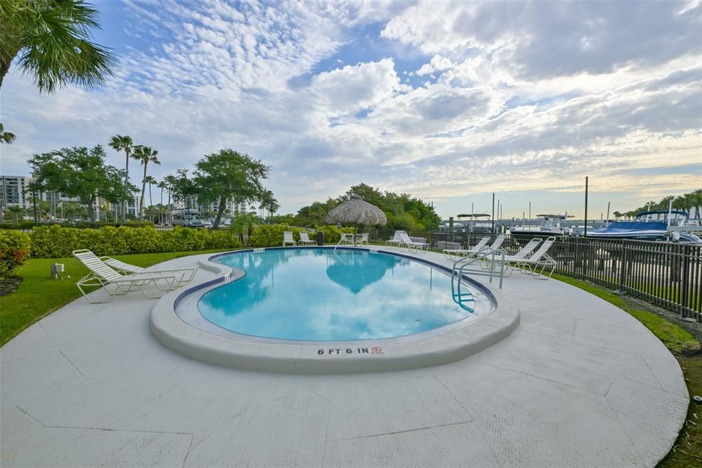 For Sale: $595,000 (2 beds, 2 baths, 1363 Square Feet)