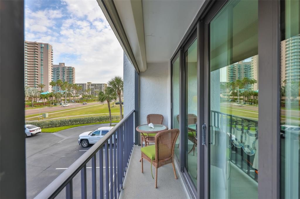 For Sale: $595,000 (2 beds, 2 baths, 1363 Square Feet)