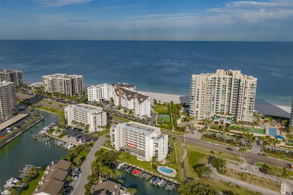For Sale: $595,000 (2 beds, 2 baths, 1363 Square Feet)