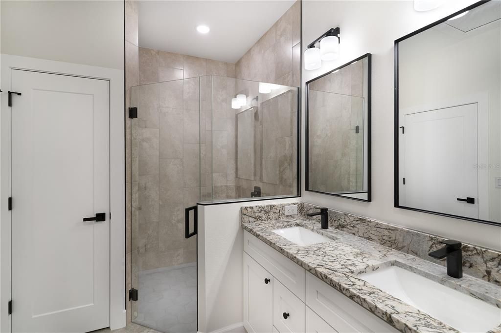 Activo con contrato: $339,990 (3 camas, 2 baños, 1522 Pies cuadrados)