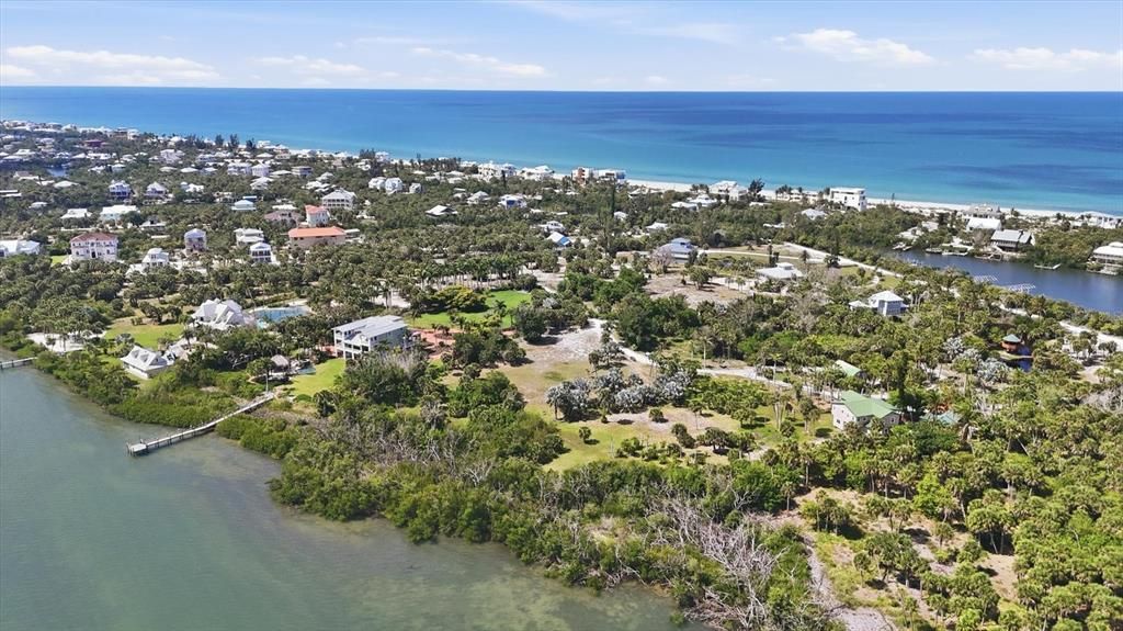 待售: $1,850,000 (2.47 acres)
