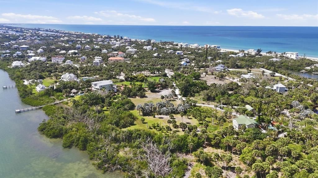 待售: $1,850,000 (2.47 acres)