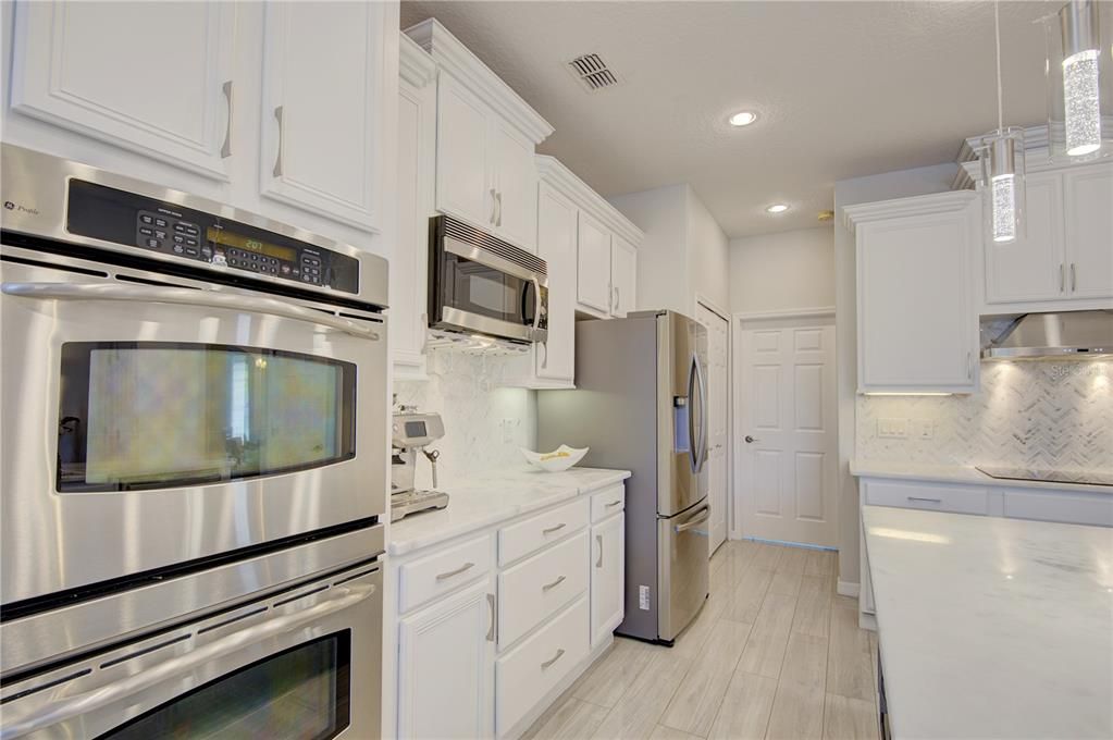 For Sale: $1,095,000 (4 beds, 4 baths, 4157 Square Feet)
