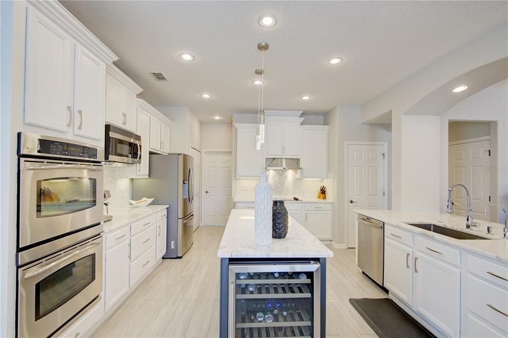 For Sale: $1,095,000 (4 beds, 4 baths, 4157 Square Feet)