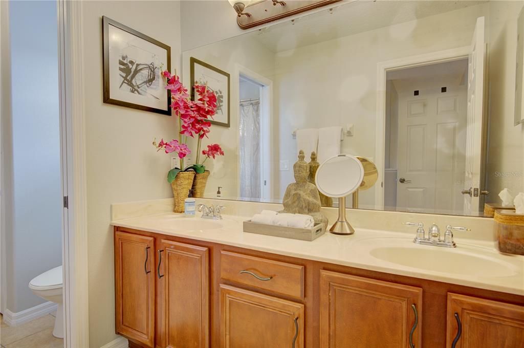 For Sale: $1,095,000 (4 beds, 4 baths, 4157 Square Feet)