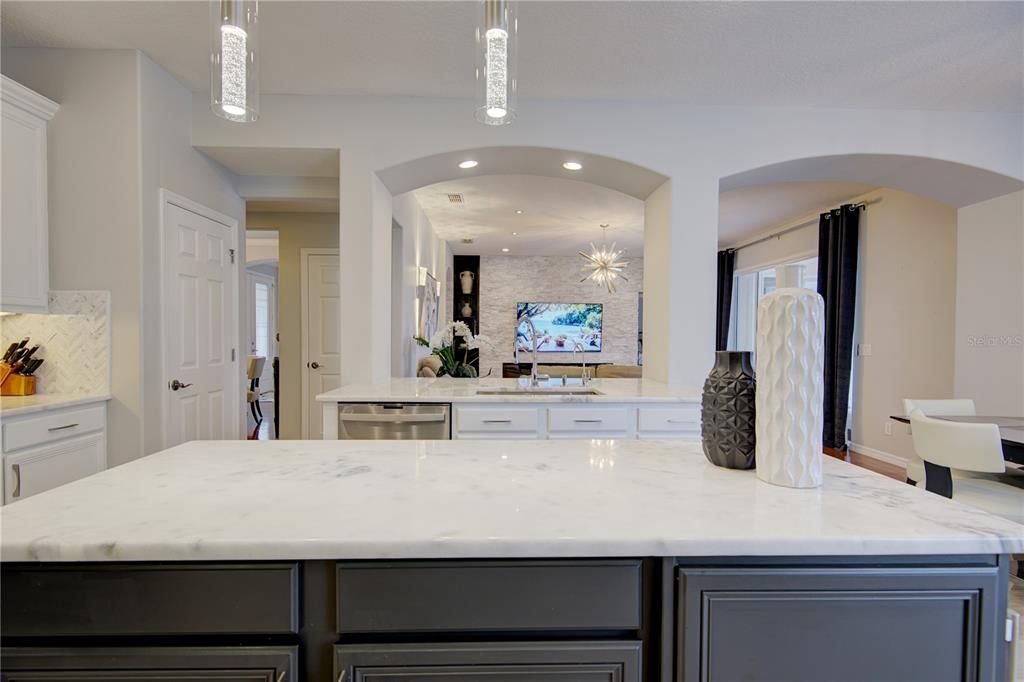 For Sale: $1,095,000 (4 beds, 4 baths, 4157 Square Feet)