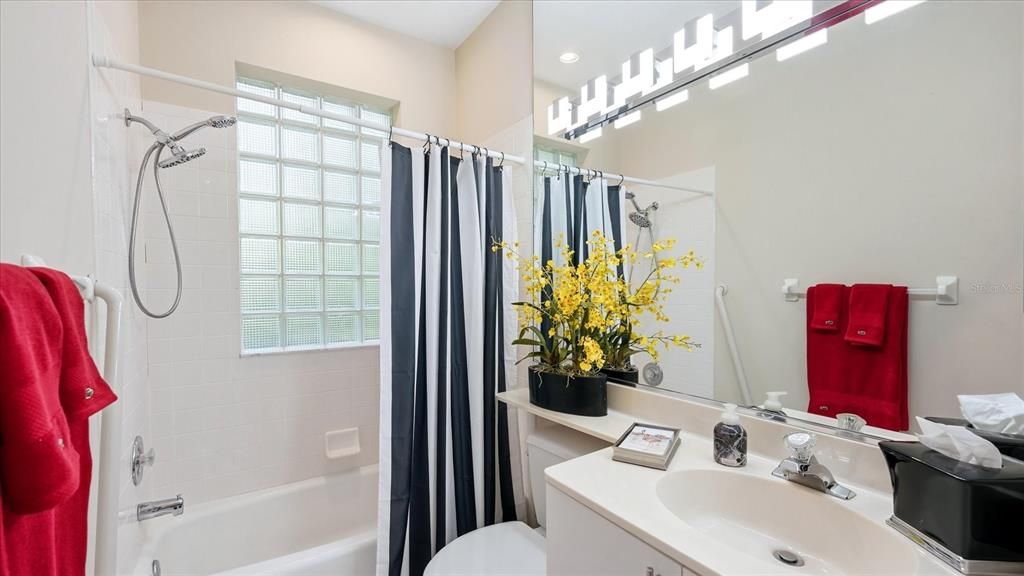 For Rent: $4,600 (3 beds, 2 baths, 2158 Square Feet)