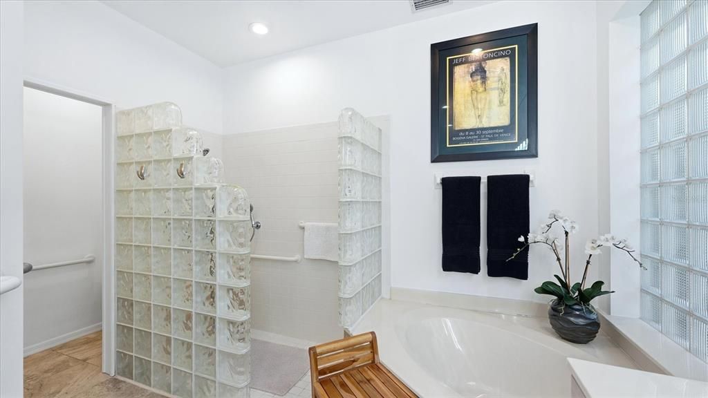 For Rent: $4,600 (3 beds, 2 baths, 2158 Square Feet)