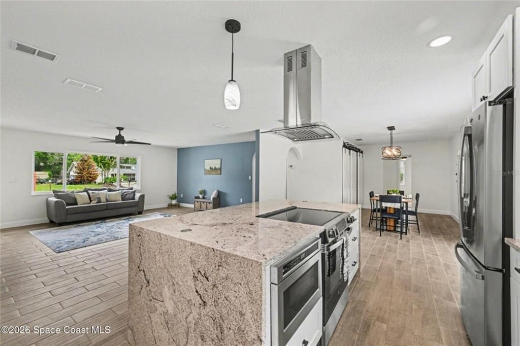 For Sale: $429,000 (3 beds, 2 baths, 1268 Square Feet)