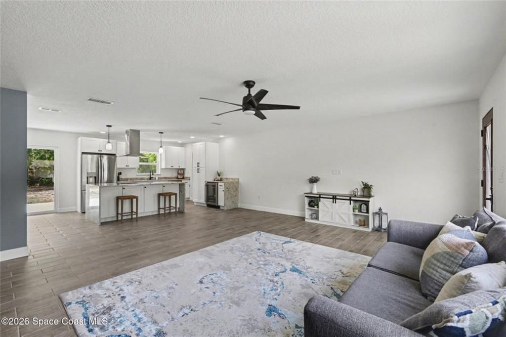For Sale: $429,000 (3 beds, 2 baths, 1268 Square Feet)