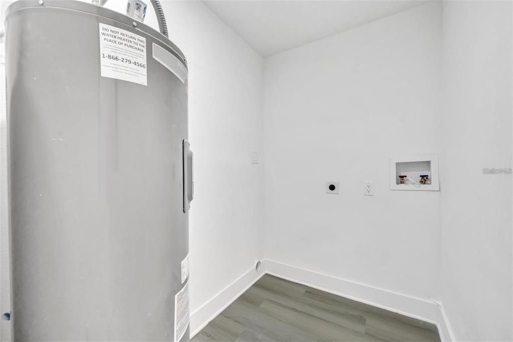 For Rent: $2,250 (4 beds, 2 baths, 1248 Square Feet)