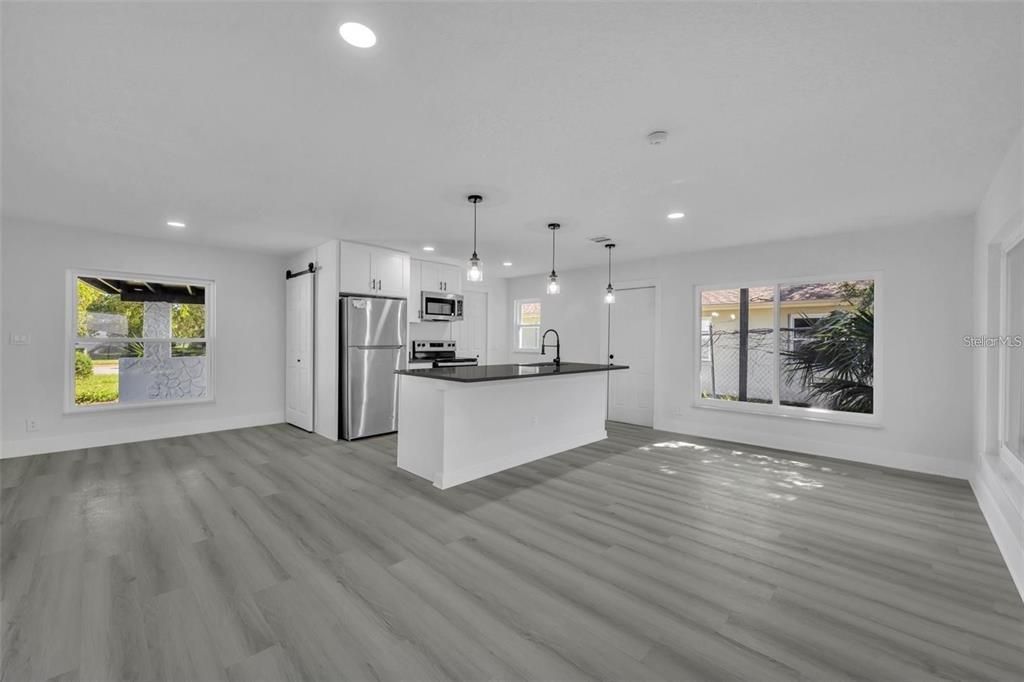 For Rent: $2,250 (4 beds, 2 baths, 1248 Square Feet)
