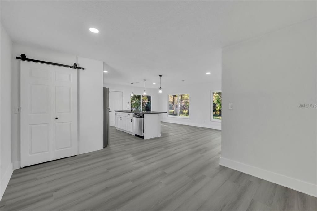 For Rent: $2,250 (4 beds, 2 baths, 1248 Square Feet)