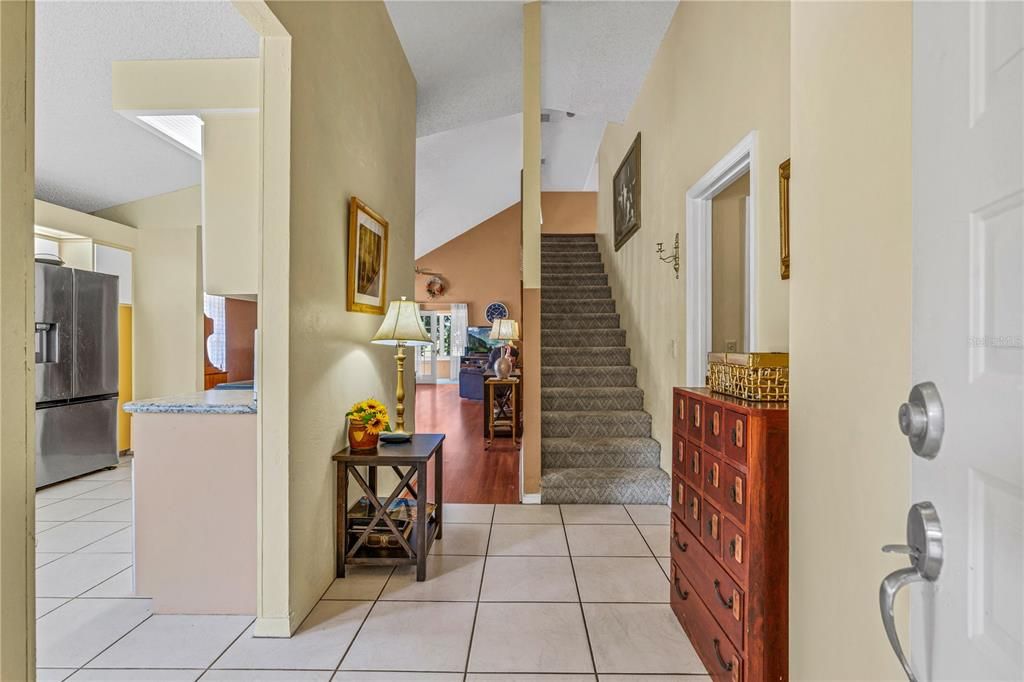 En Venta: $330,000 (3 camas, 3 baños, 2284 Pies cuadrados)