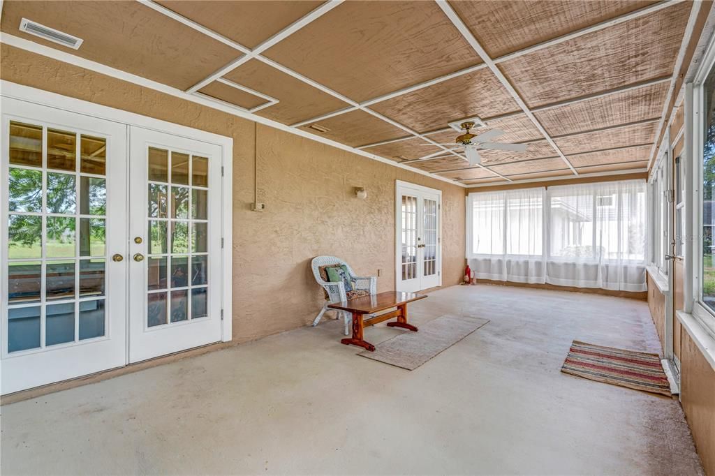 En Venta: $330,000 (3 camas, 3 baños, 2284 Pies cuadrados)