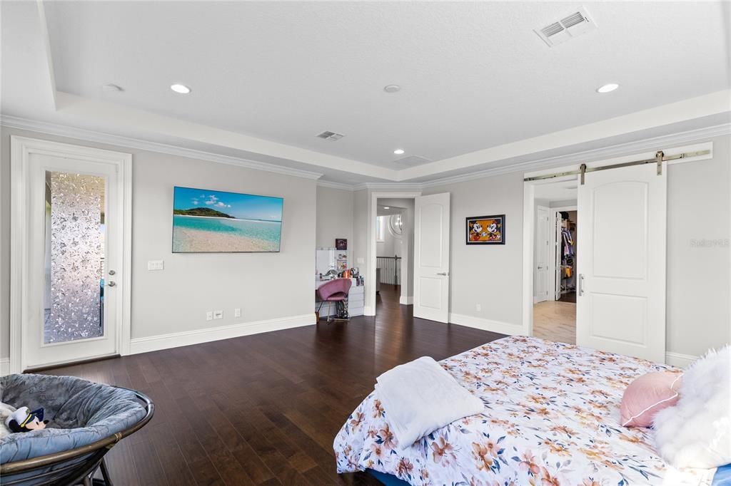 For Sale: $1,650,000 (5 beds, 5 baths, 4636 Square Feet)