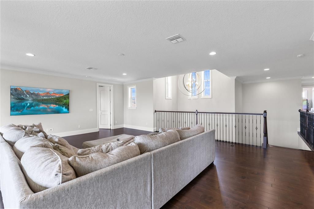 For Sale: $1,650,000 (5 beds, 5 baths, 4636 Square Feet)