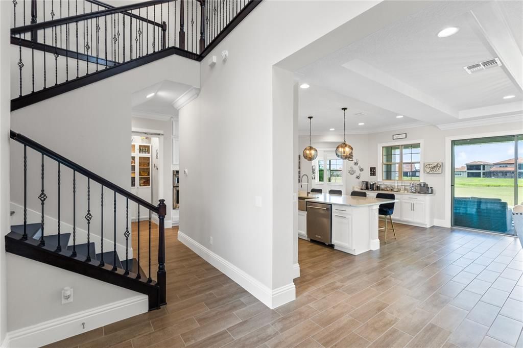 For Sale: $1,650,000 (5 beds, 5 baths, 4636 Square Feet)