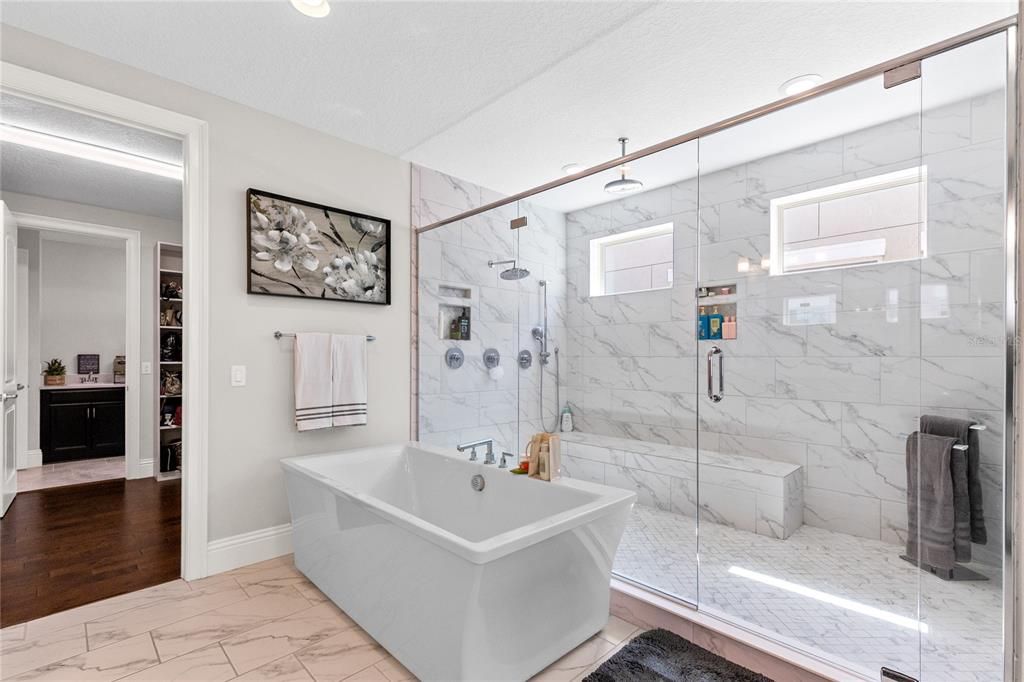For Sale: $1,650,000 (5 beds, 5 baths, 4636 Square Feet)