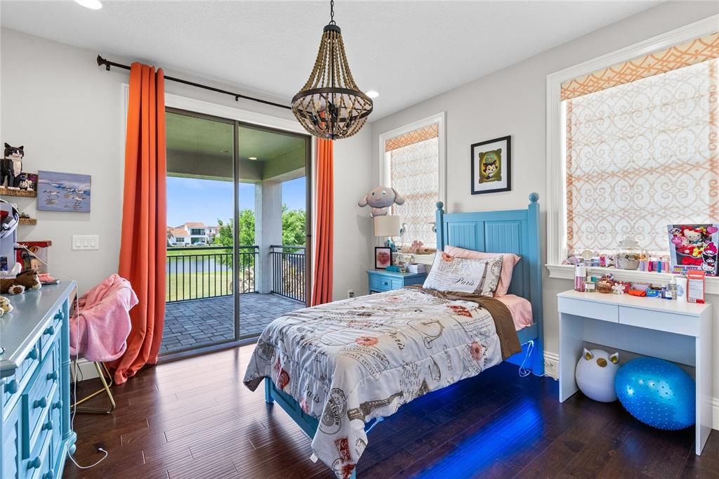 For Sale: $1,650,000 (5 beds, 5 baths, 4636 Square Feet)