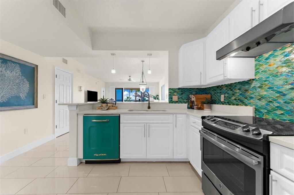 For Sale: $1,111,111 (2 beds, 2 baths, 1395 Square Feet)