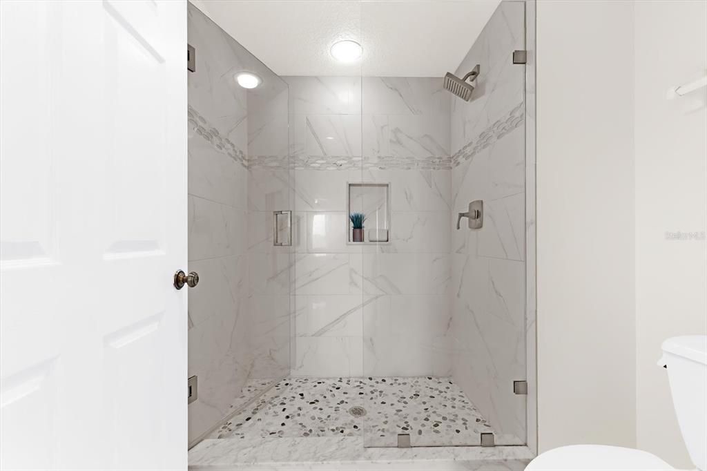 For Sale: $1,111,111 (2 beds, 2 baths, 1395 Square Feet)