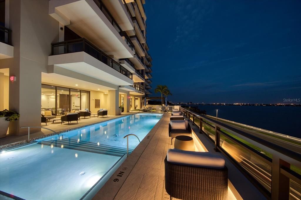 En Venta: $1,599,000 (2 camas, 3 baños, 2068 Pies cuadrados)