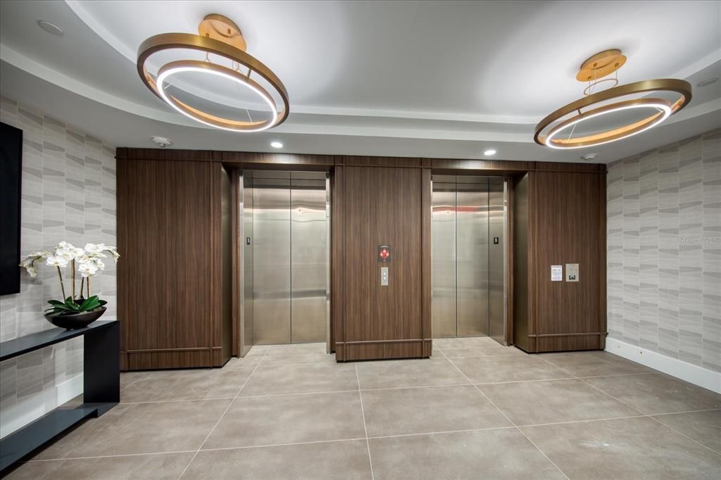 En Venta: $1,599,000 (2 camas, 3 baños, 2068 Pies cuadrados)