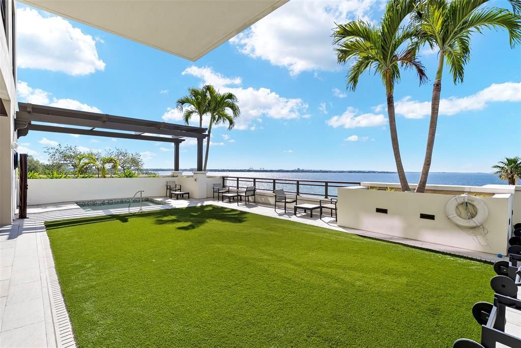 En Venta: $1,599,000 (2 camas, 3 baños, 2068 Pies cuadrados)