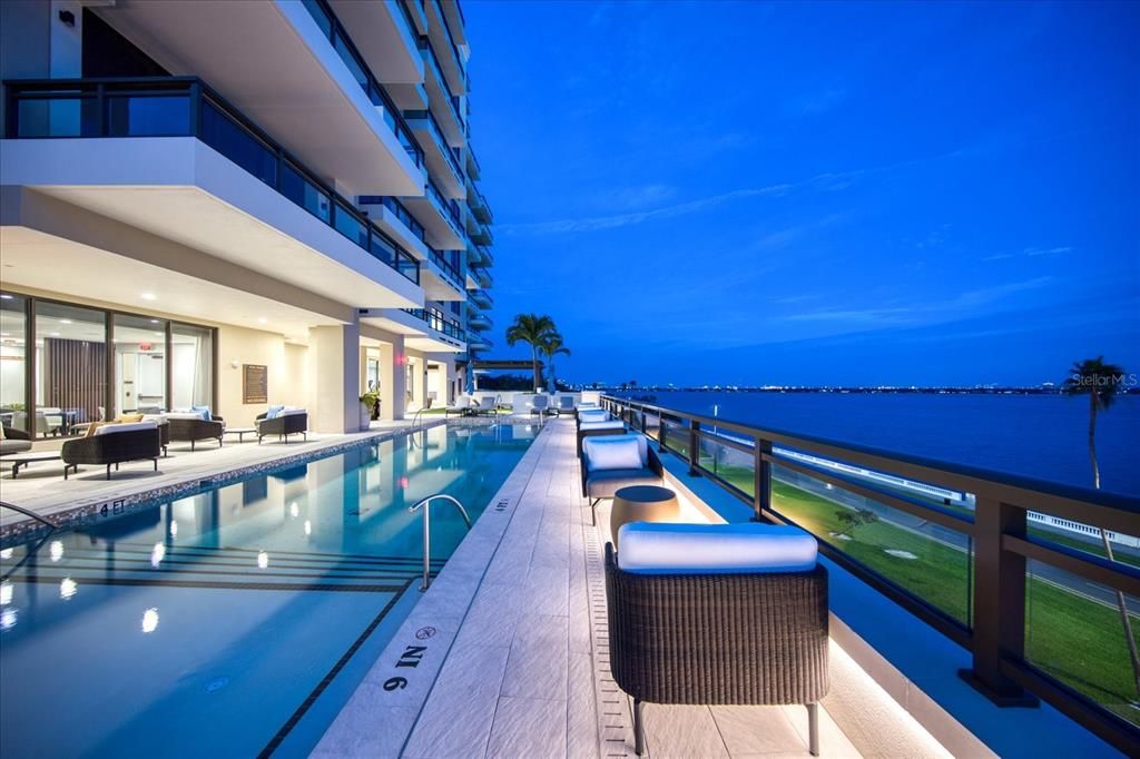 En Venta: $1,599,000 (2 camas, 3 baños, 2068 Pies cuadrados)