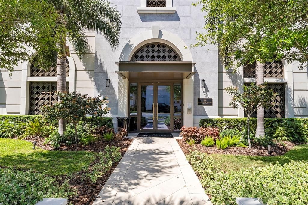 En Venta: $1,599,000 (2 camas, 3 baños, 2068 Pies cuadrados)