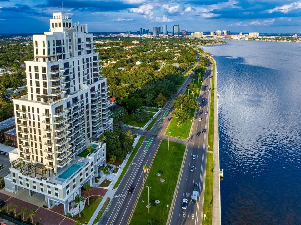 En Venta: $1,599,000 (2 camas, 3 baños, 2068 Pies cuadrados)