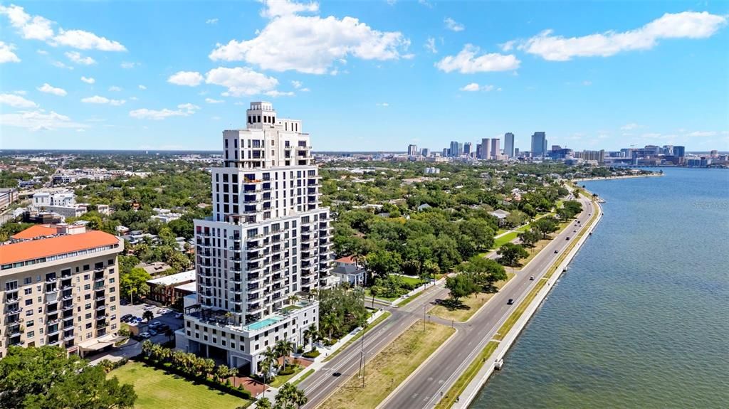 En Venta: $1,599,000 (2 camas, 3 baños, 2068 Pies cuadrados)