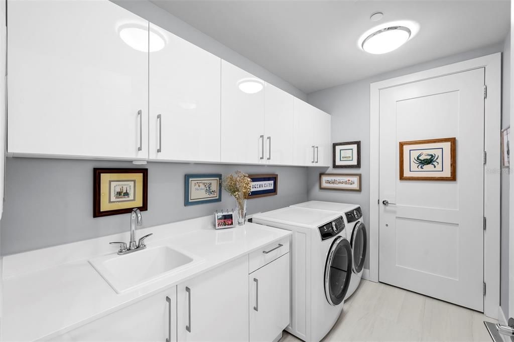 En Venta: $1,599,000 (2 camas, 3 baños, 2068 Pies cuadrados)