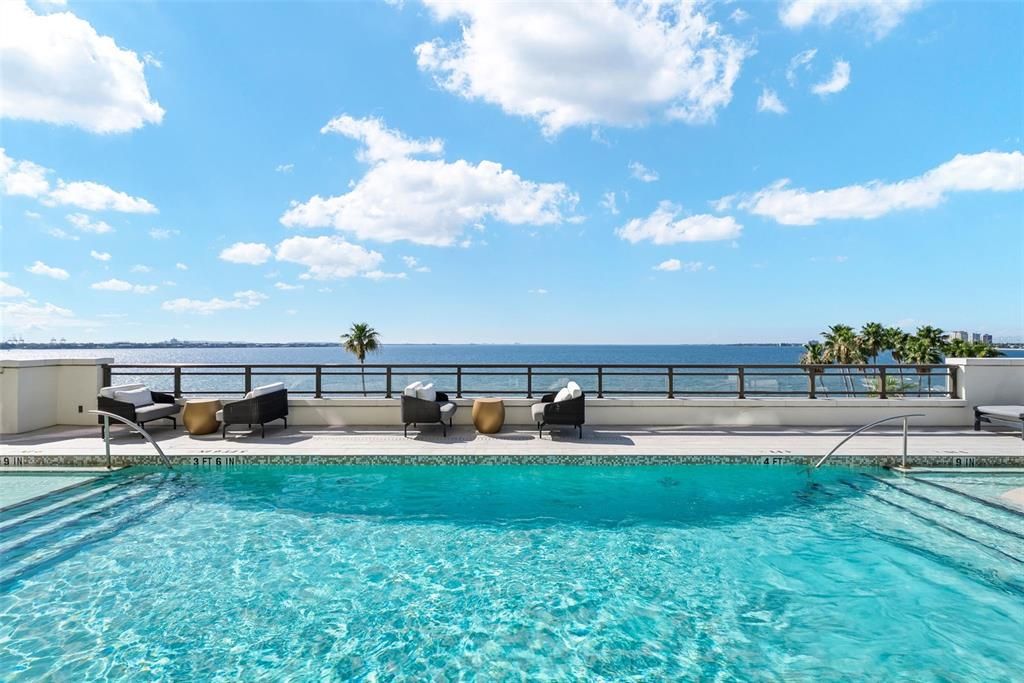 En Venta: $1,599,000 (2 camas, 3 baños, 2068 Pies cuadrados)