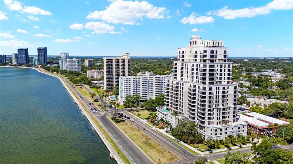 En Venta: $1,599,000 (2 camas, 3 baños, 2068 Pies cuadrados)