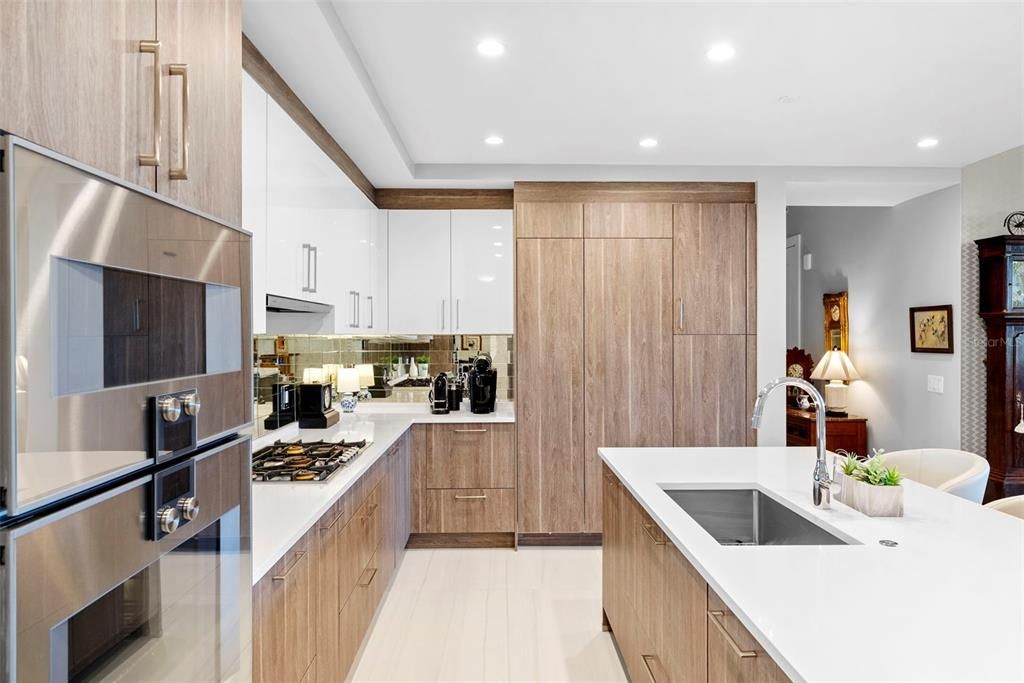 En Venta: $1,599,000 (2 camas, 3 baños, 2068 Pies cuadrados)