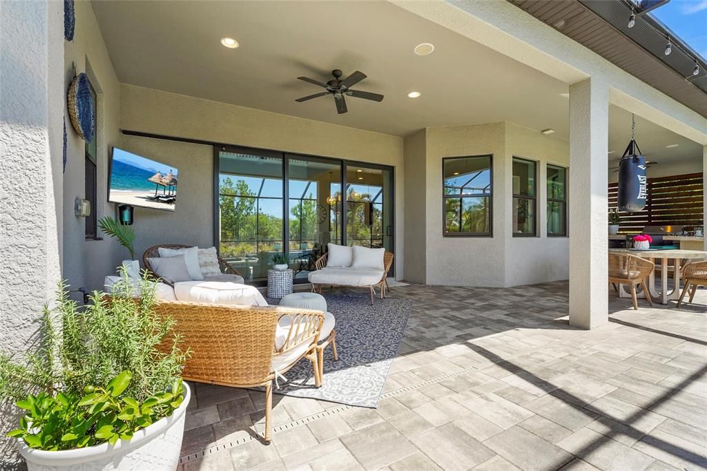 For Sale: $2,299,000 (5 beds, 4 baths, 5171 Square Feet)