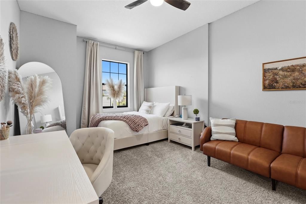 For Sale: $2,299,000 (5 beds, 4 baths, 5171 Square Feet)