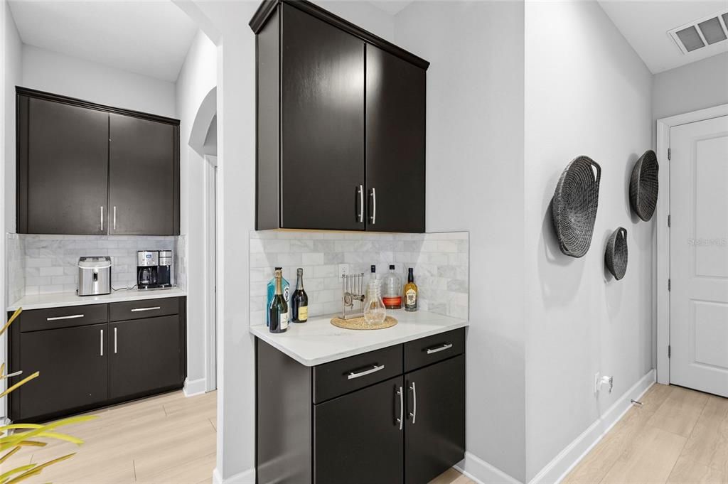 For Sale: $2,299,000 (5 beds, 4 baths, 5171 Square Feet)