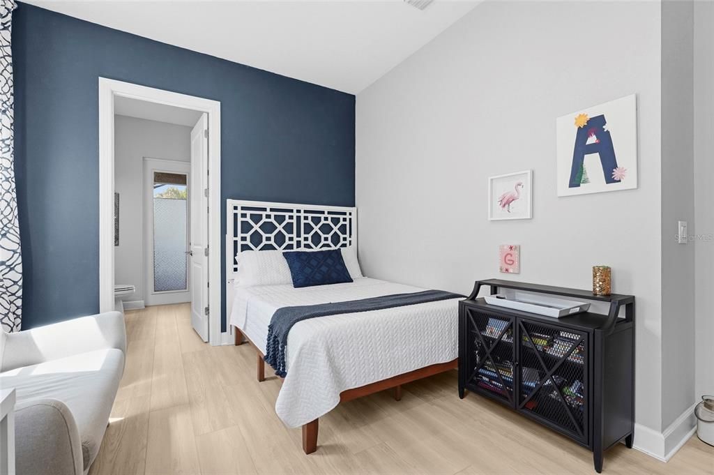 For Sale: $2,299,000 (5 beds, 4 baths, 5171 Square Feet)