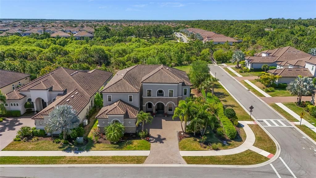 For Sale: $2,299,000 (5 beds, 4 baths, 5171 Square Feet)