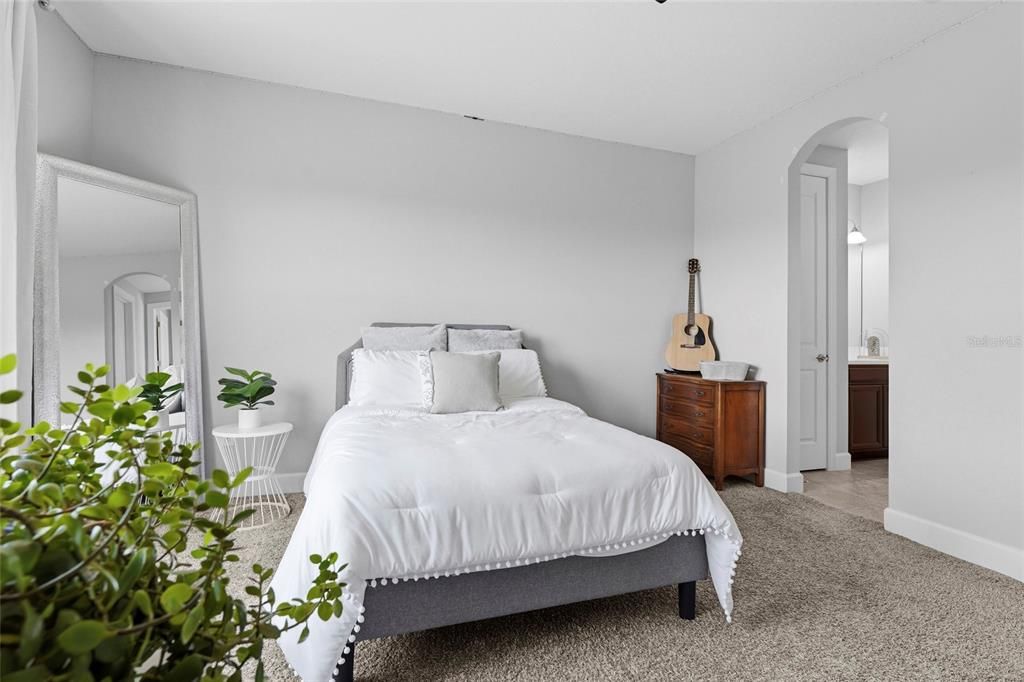 For Sale: $2,299,000 (5 beds, 4 baths, 5171 Square Feet)