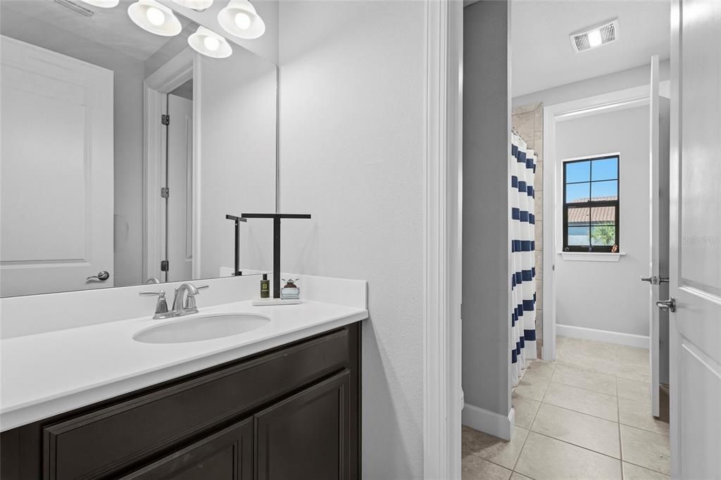 For Sale: $2,299,000 (5 beds, 4 baths, 5171 Square Feet)
