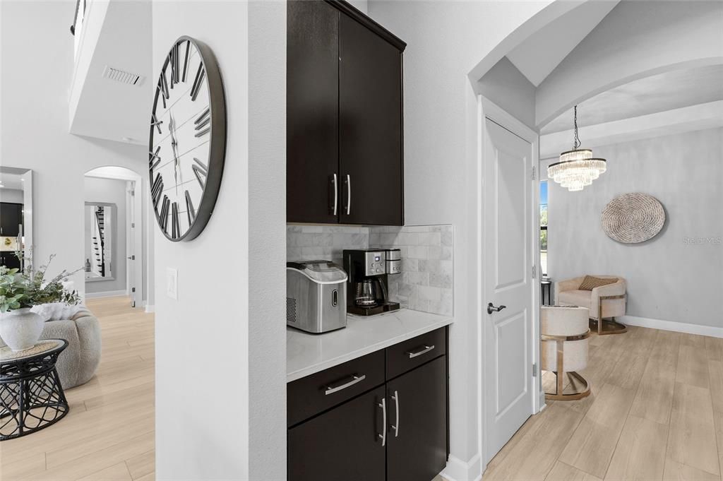 For Sale: $2,299,000 (5 beds, 4 baths, 5171 Square Feet)