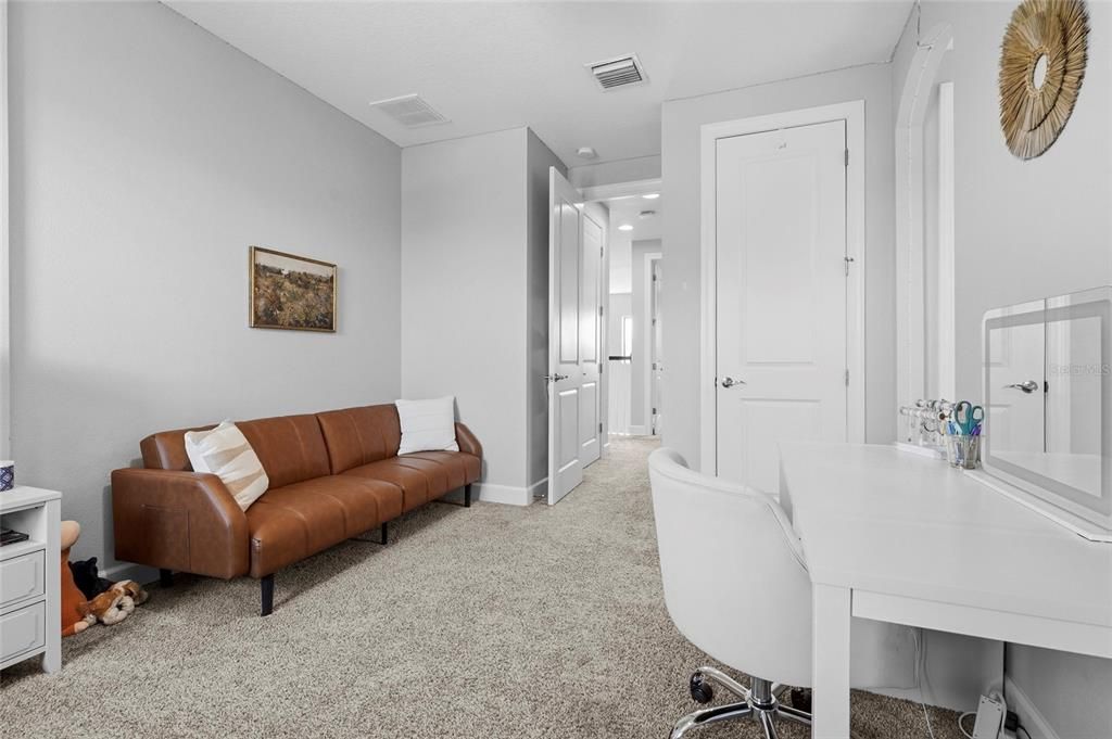 For Sale: $2,299,000 (5 beds, 4 baths, 5171 Square Feet)