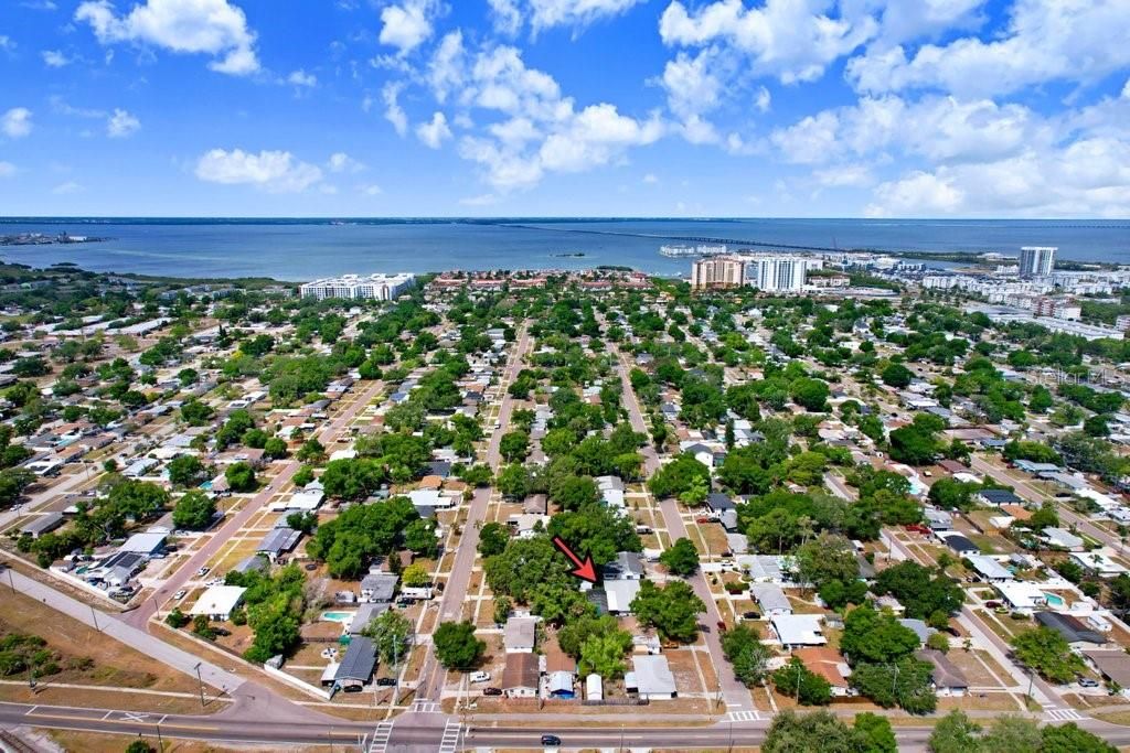 Activo con contrato: $550,000 (4 camas, 2 baños, 1614 Pies cuadrados)