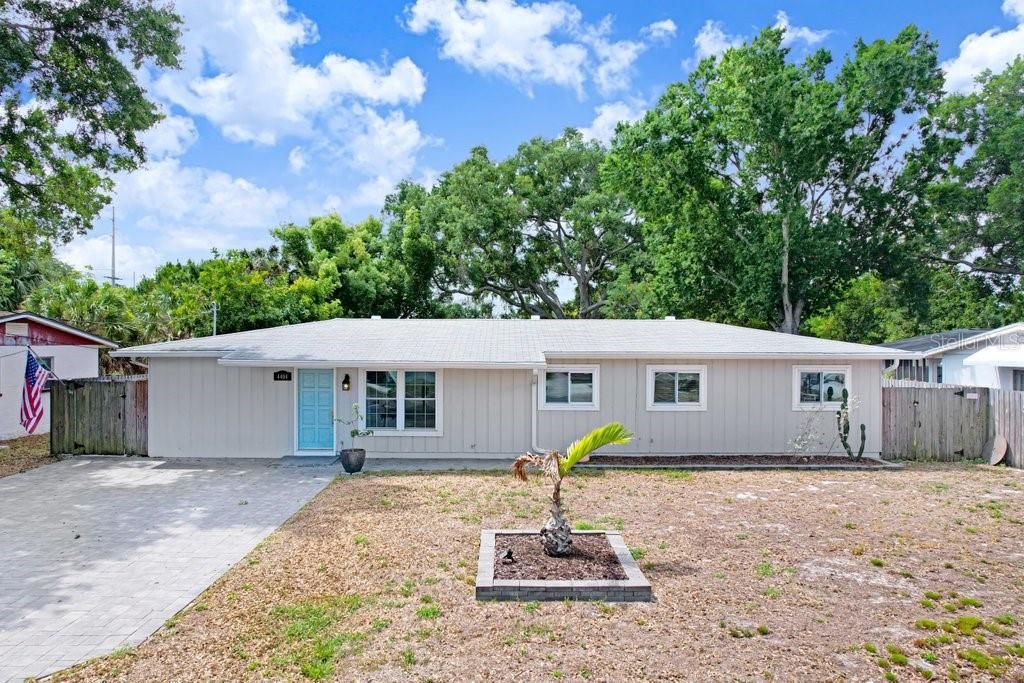 Activo con contrato: $550,000 (4 camas, 2 baños, 1614 Pies cuadrados)